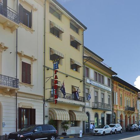Hotel Pardini Виареджо Екстериор снимка