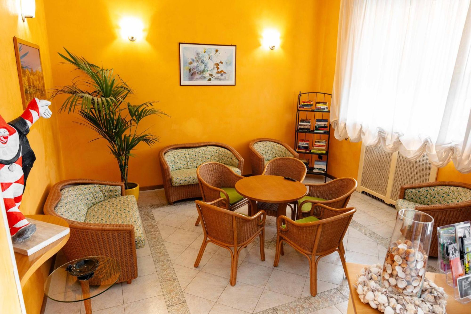 Hotel Pardini Виареджо Екстериор снимка