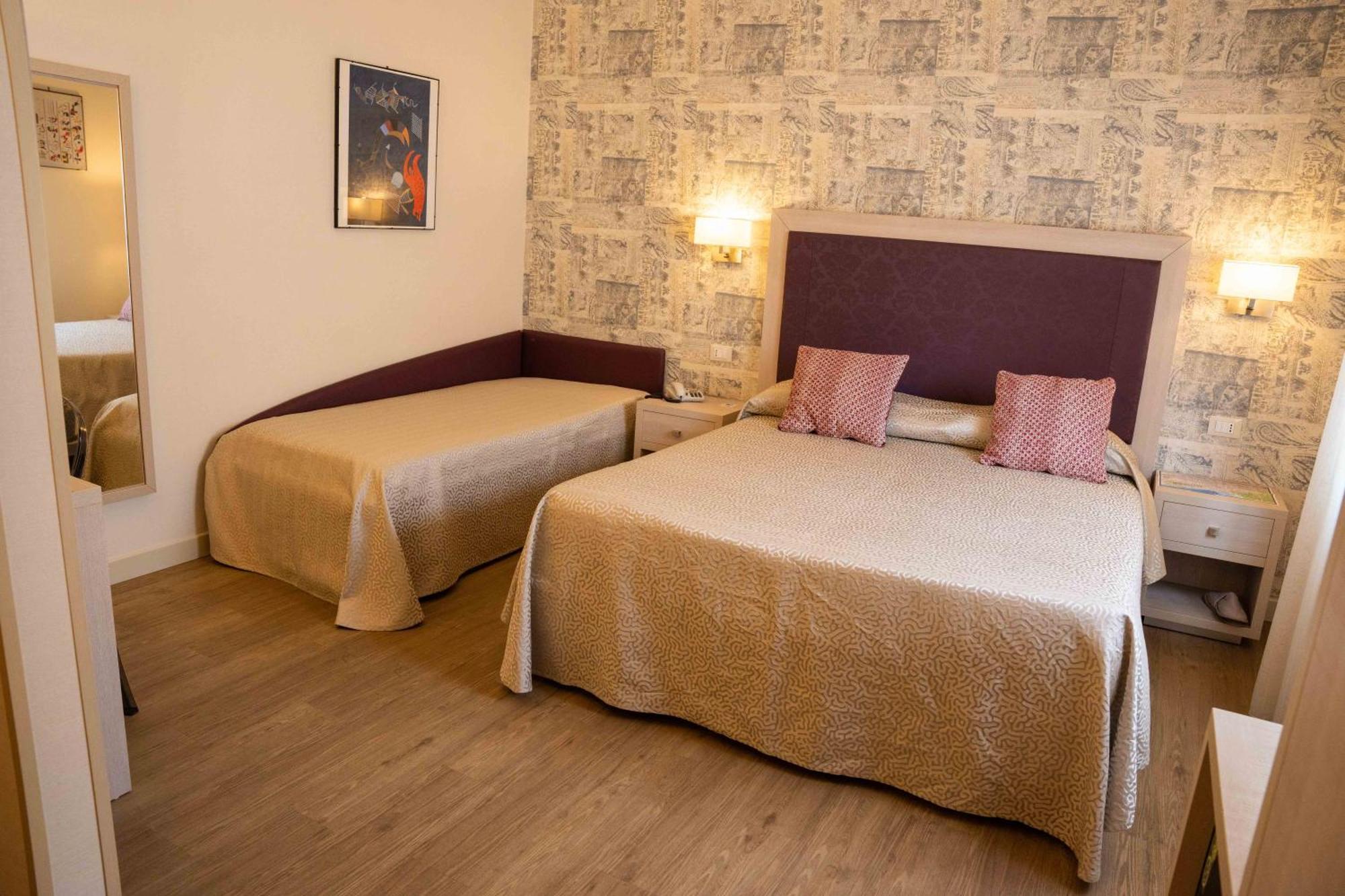 Hotel Pardini Виареджо Екстериор снимка