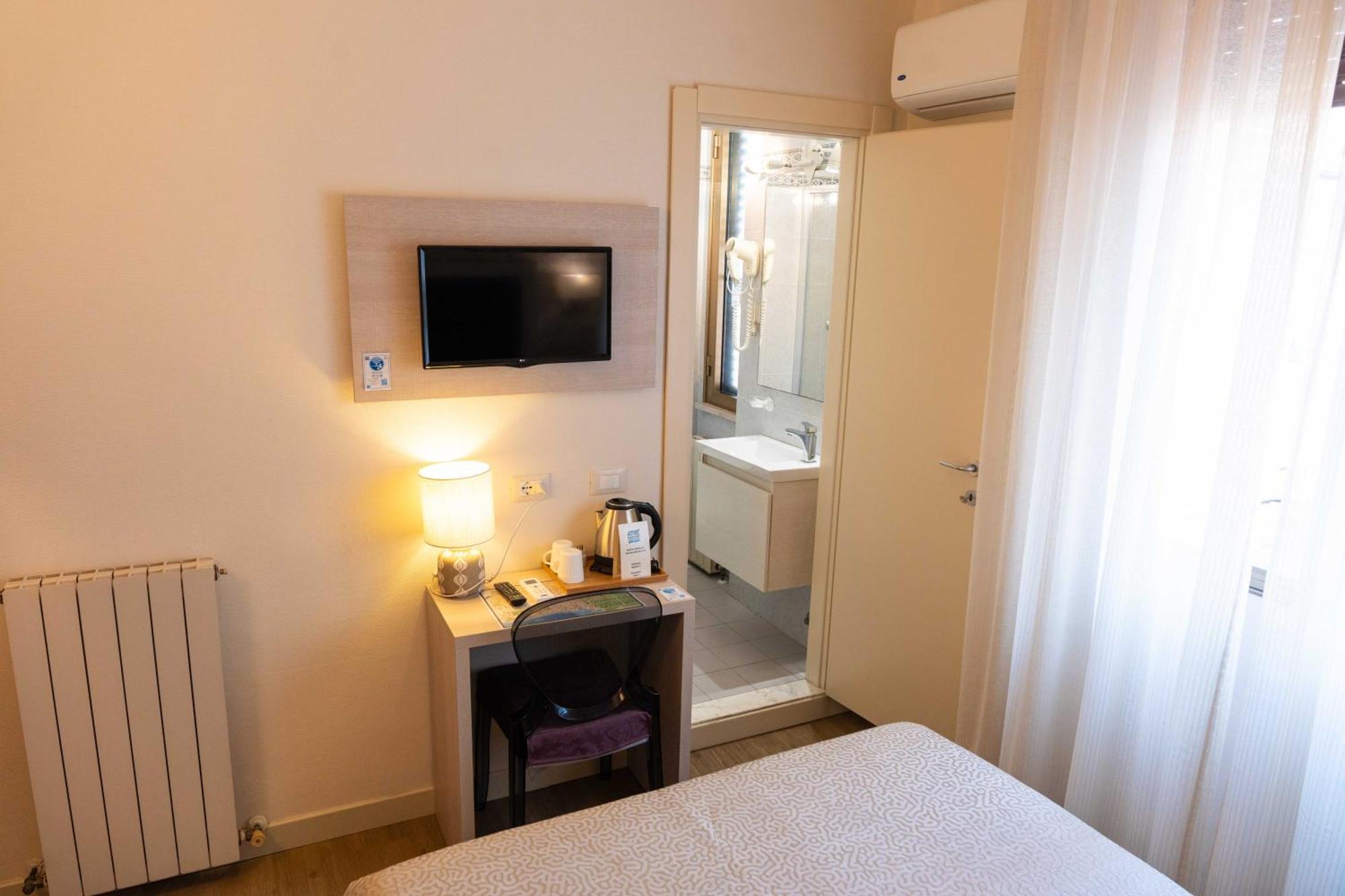 Hotel Pardini Виареджо Екстериор снимка